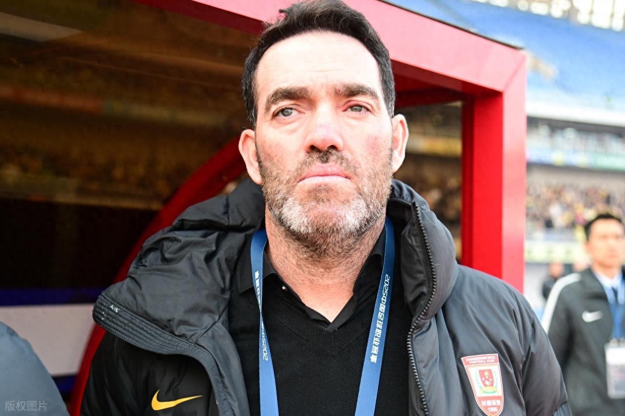 邓卓翔下课！曝武汉三镇敲定葡萄牙名帅，曾执教北京国安获得好评