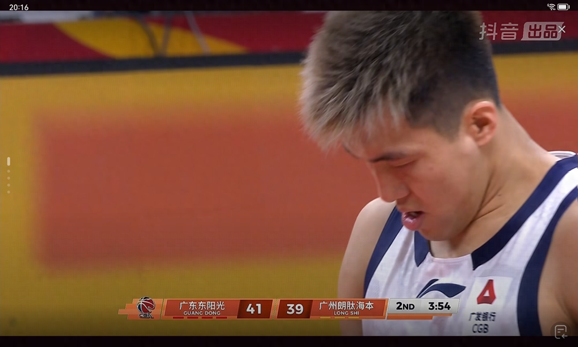  外教纠结18前板，徐昕受伤无大碍，徐杰助攻超王仕鹏，杜锋烦松懈