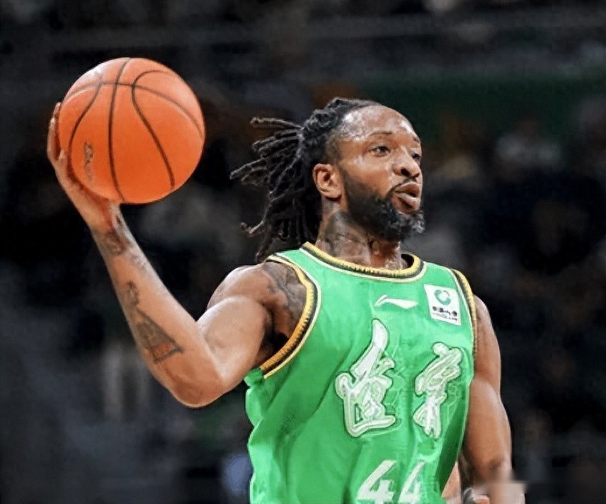  辽宁大胜广厦！威尔斯轰30分，莫兰德+4本土齐发挥，鄢手骐太铁！