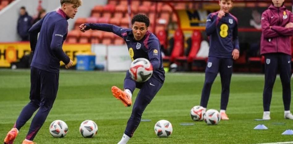  世体：巴萨有意诺维奇15岁边锋塔瓦雷斯，想在拉玛西亚培养他