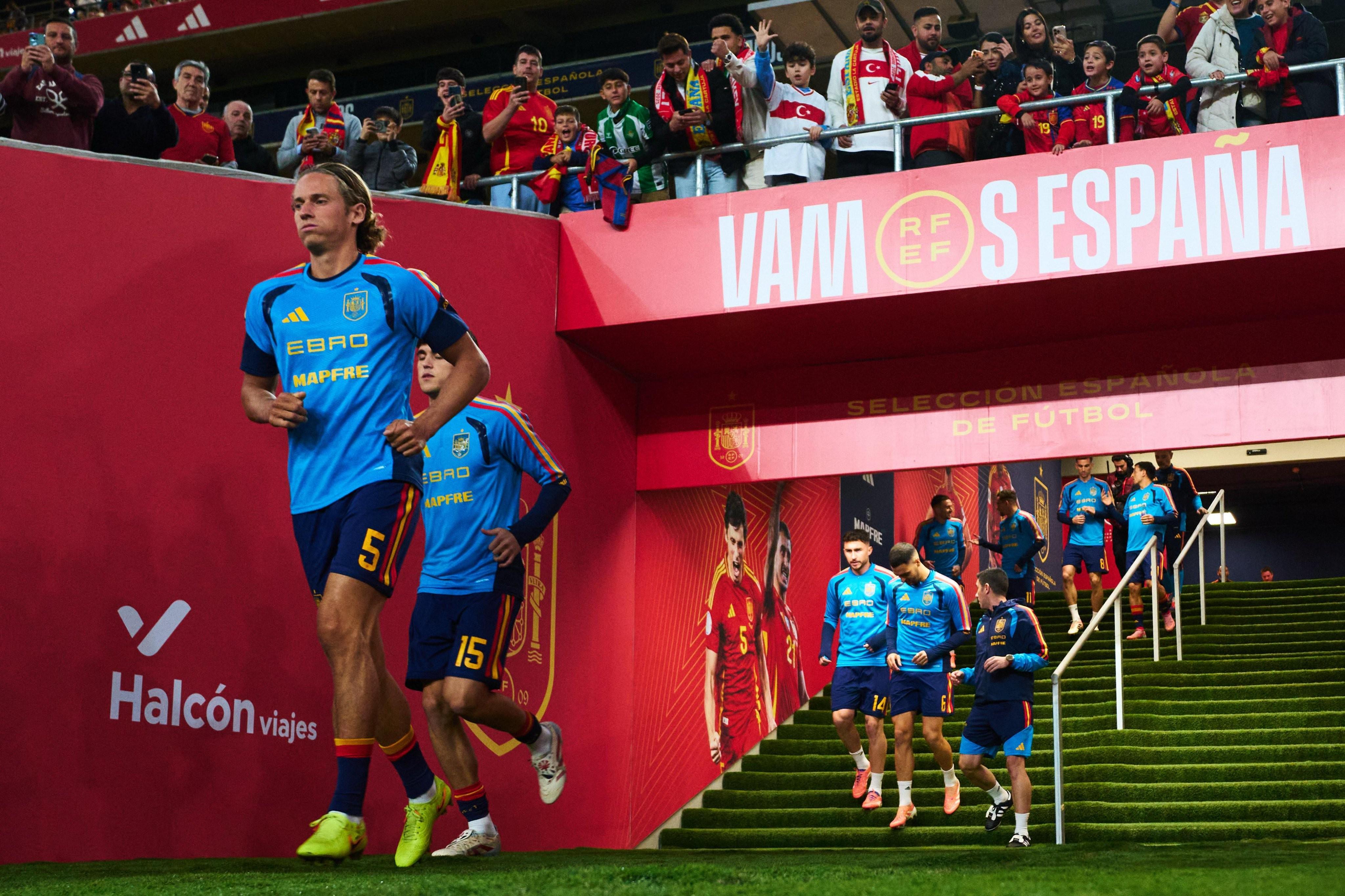  西班牙队尚未找到理想的世界杯大本营，草皮质量是重中之重