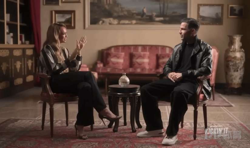 小法：初见梅西便意识到他百年一遇 他场下寡言上场就说话