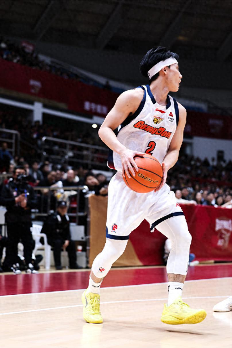  险被绝杀！徐杰带伤出战13分4助攻全队6人上双 广东客场险胜浙江