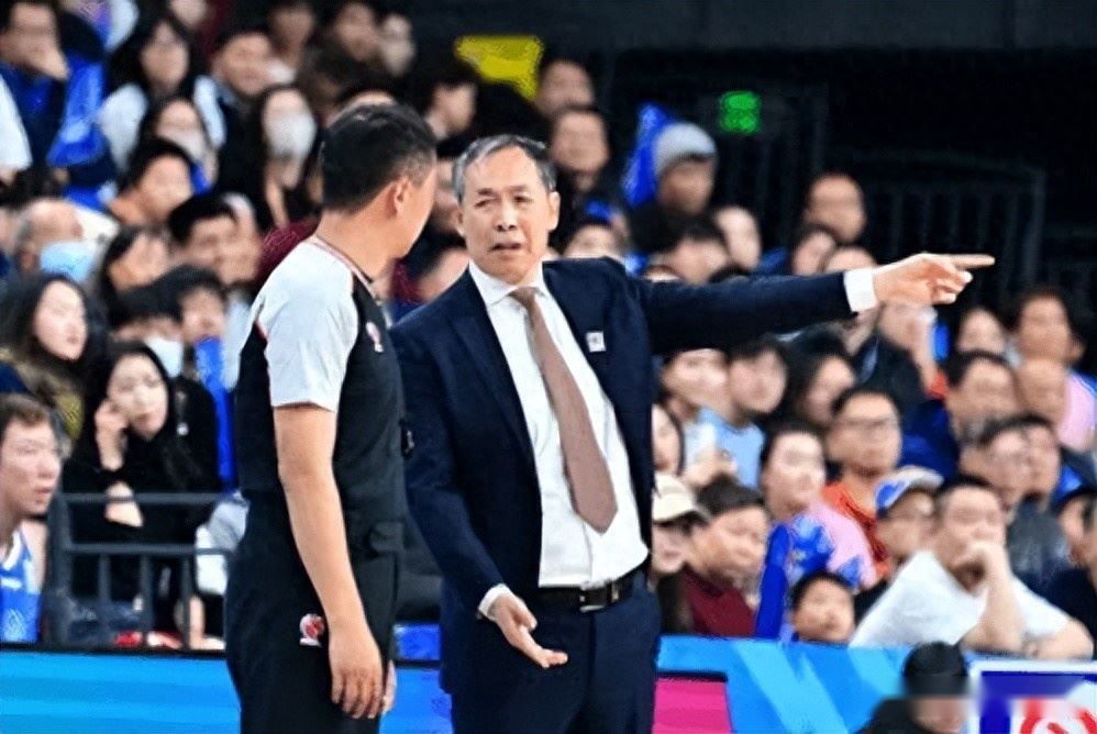  胜深圳采访！许利民翟晓川直指开局松懈+三连客，透露曾凡博动态