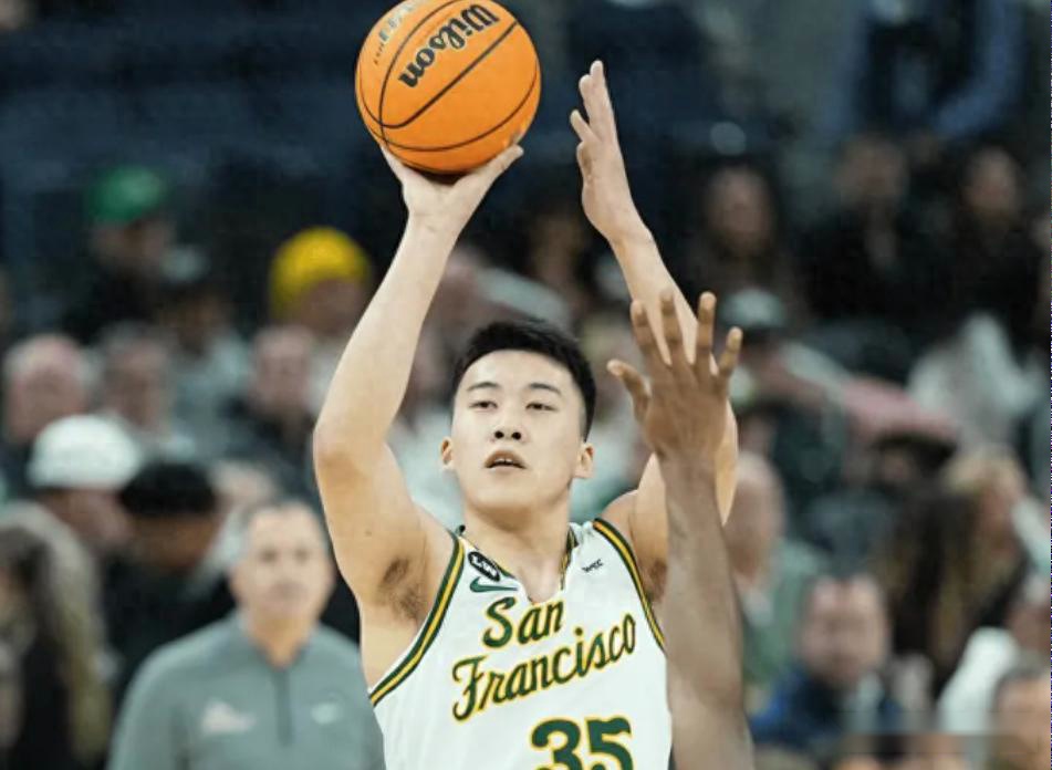  王俊杰体型吃亏连吃犯规！5中2仅得5分2板！赵维伦难有地位！