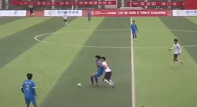 四川足协官方：挥拳打人的球员何俊杰被禁赛36个月