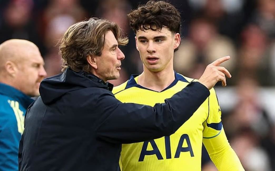 阿奇-格雷：我不理会别人的批评；贝林是英格兰中场的榜样