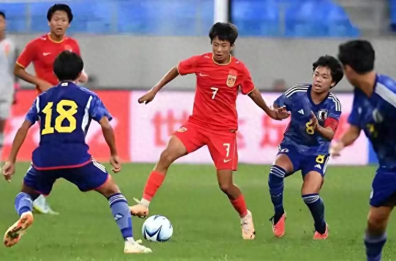 1-1!中国队逼平强敌,国产梅西爆发,1人独挑4人防线+变向造点