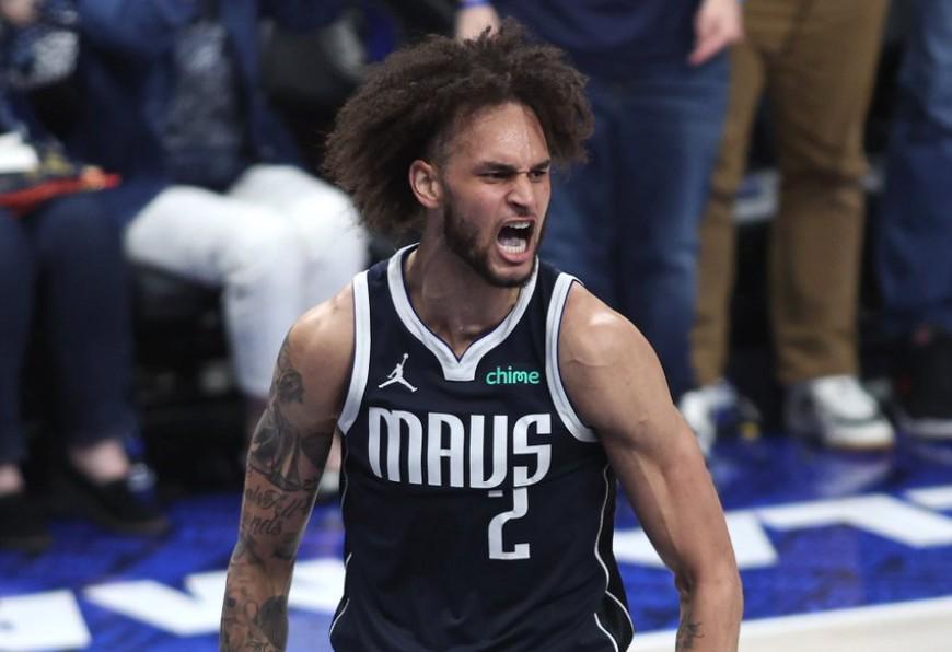  独行侠官方：莱夫利在伦敦成功接受右脚手术；预计下赛季回归