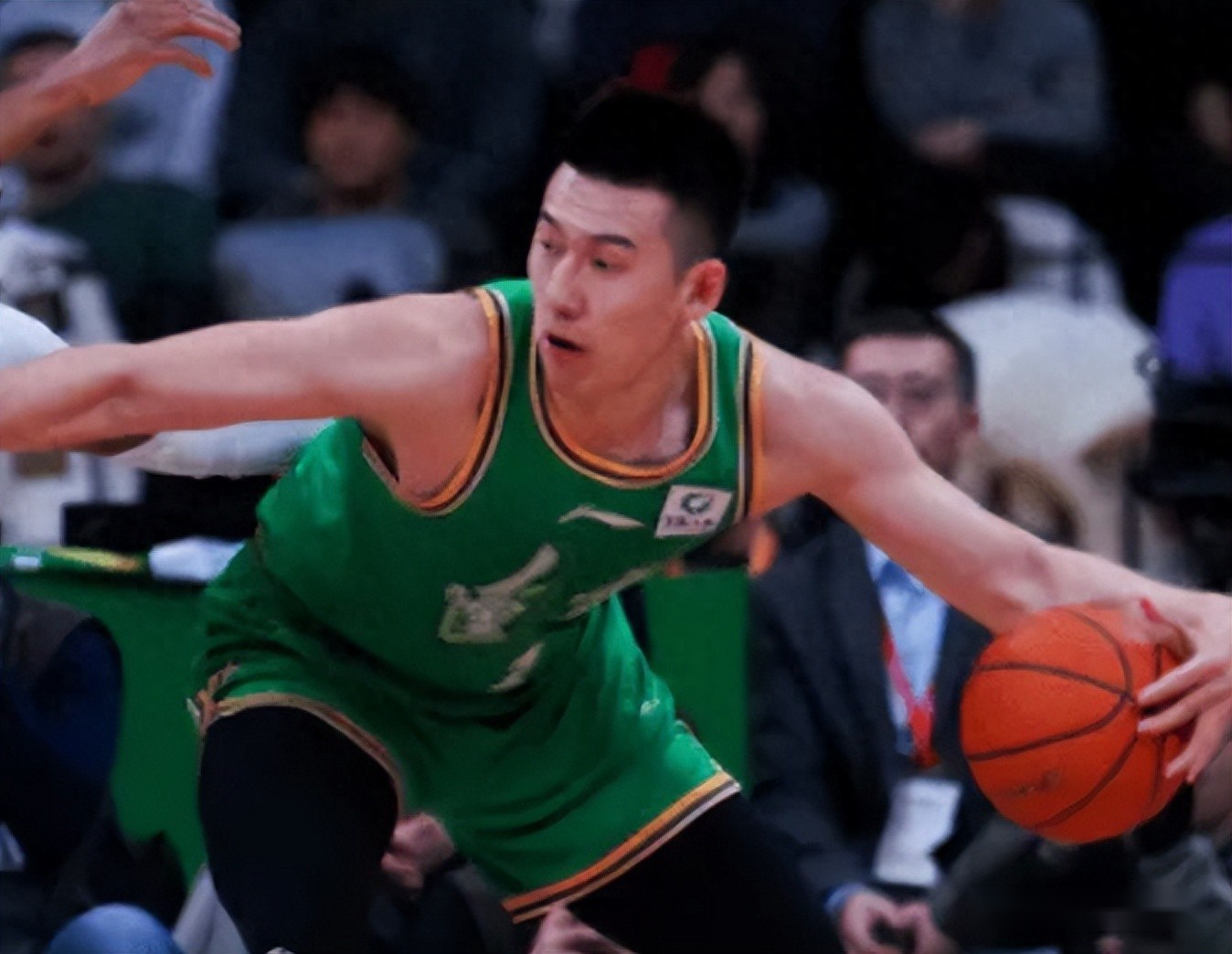 辽宁首节险胜北控！4首发+3替补齐发挥，王岚嵚+双小外死顶！