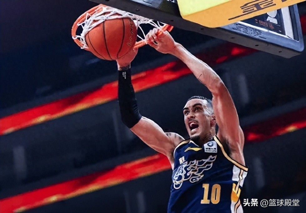 广东胜青岛！徐杰+双小外轰58分，王洪泽+替补齐贡献，王少杰低迷