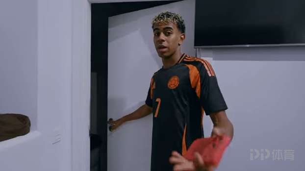 亚马尔自曝不恋爱原因：我喜欢半夜起床吃饼干