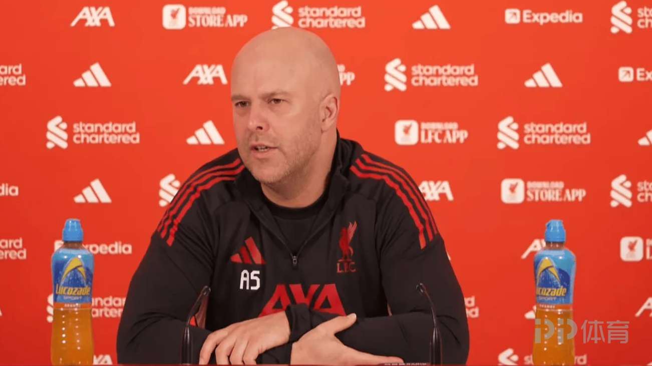 斯洛特：范德芬的那次铲球非常鲁莽 做10次10次都可能受重伤