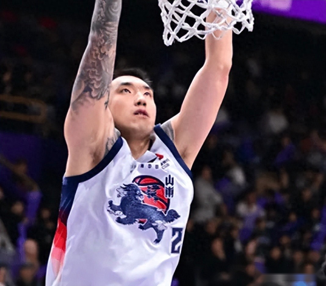 邱彪真不会用人！陶汉林出手4次，陈林坚2次，给不到战术浪费强点