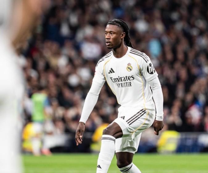 抱怨维尼修斯不跑动？卡马文加社媒辟谣：我没有在说他