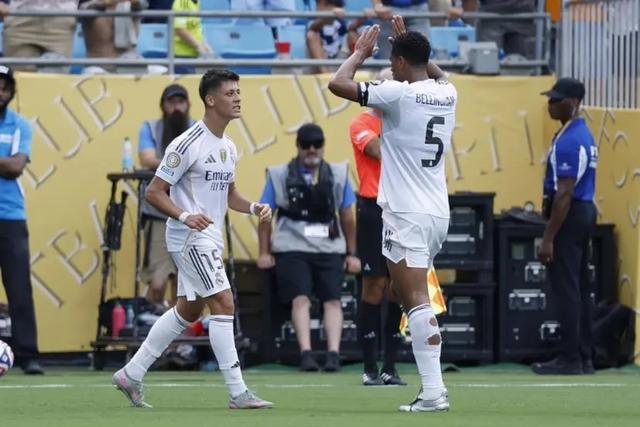 马卡：皇马冬窗不会引进组织型中场，阿隆索只能在内部挖掘