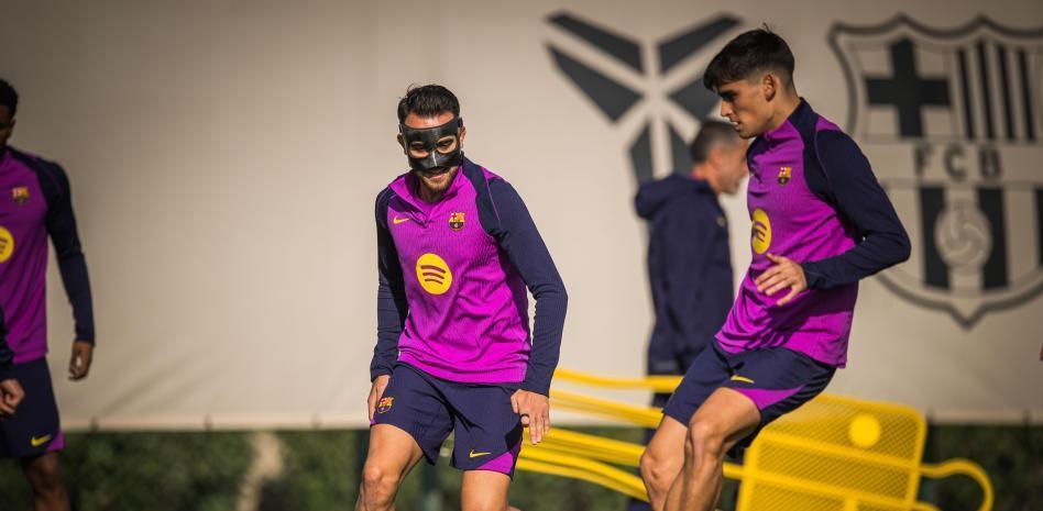 世体报道弗里克两大得力之作：埃里克踢中场，马丁换位左中卫