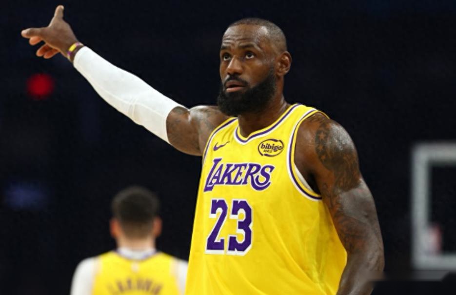 湖人125-101国王 球员评价:6人优秀,2人及格,克勒贝尔低迷