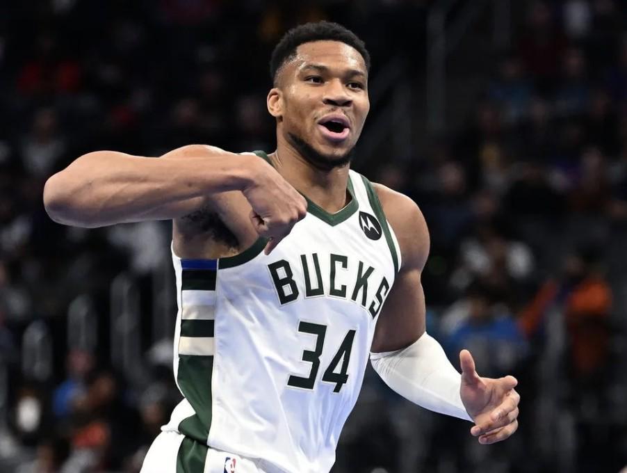 字母哥谈垃圾时间扣篮:让球队清醒过来,意识到在为生存而战