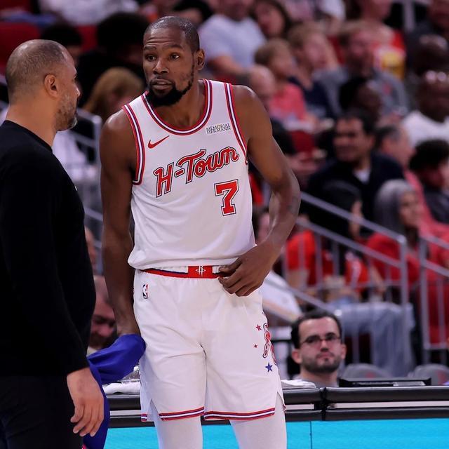 高效发挥,杜兰特20中13砍30分6板5助,第三节6中6独揽13分