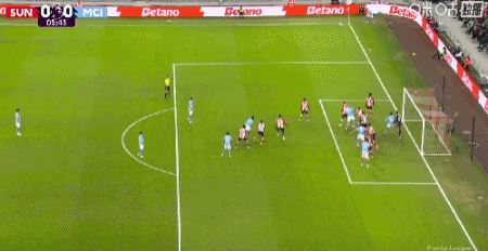 半场战报：曼城0-0桑德兰，B席破门被吹，多纳鲁马救险