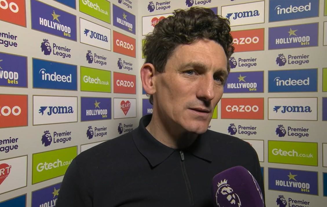 小蜜蜂主帅:罗梅罗的犯规是明显的红牌,我的球员不轻易倒地