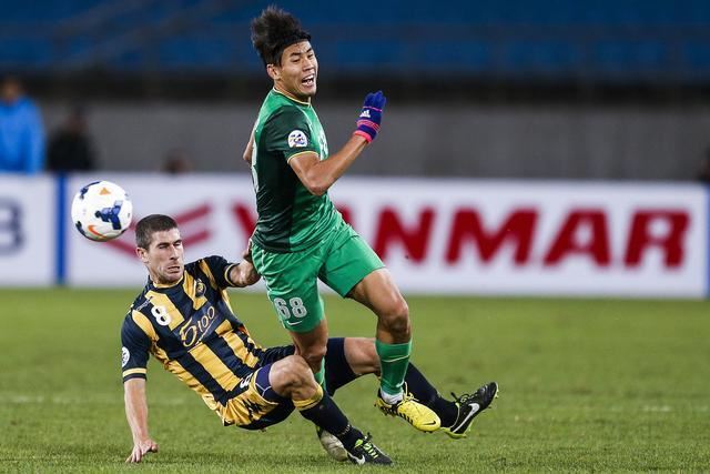 14年亚冠小组赛蒙哥马利曾作客工体,补时阶段飞铲张呈栋染黄