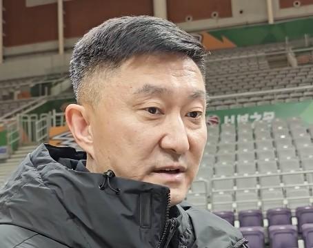 杜锋:辽粤交锋一直备受瞩目,辽宁虽然在人员交替但底蕴依旧