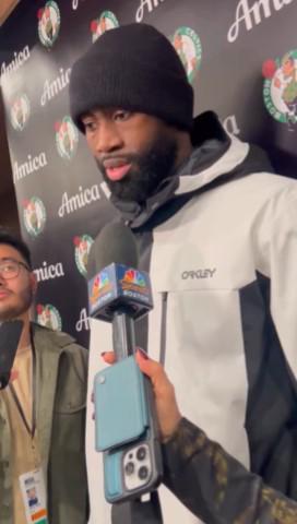 够勇,杰伦-布朗:被罚款我也得说,裁判就给绿军4罚球太扯了