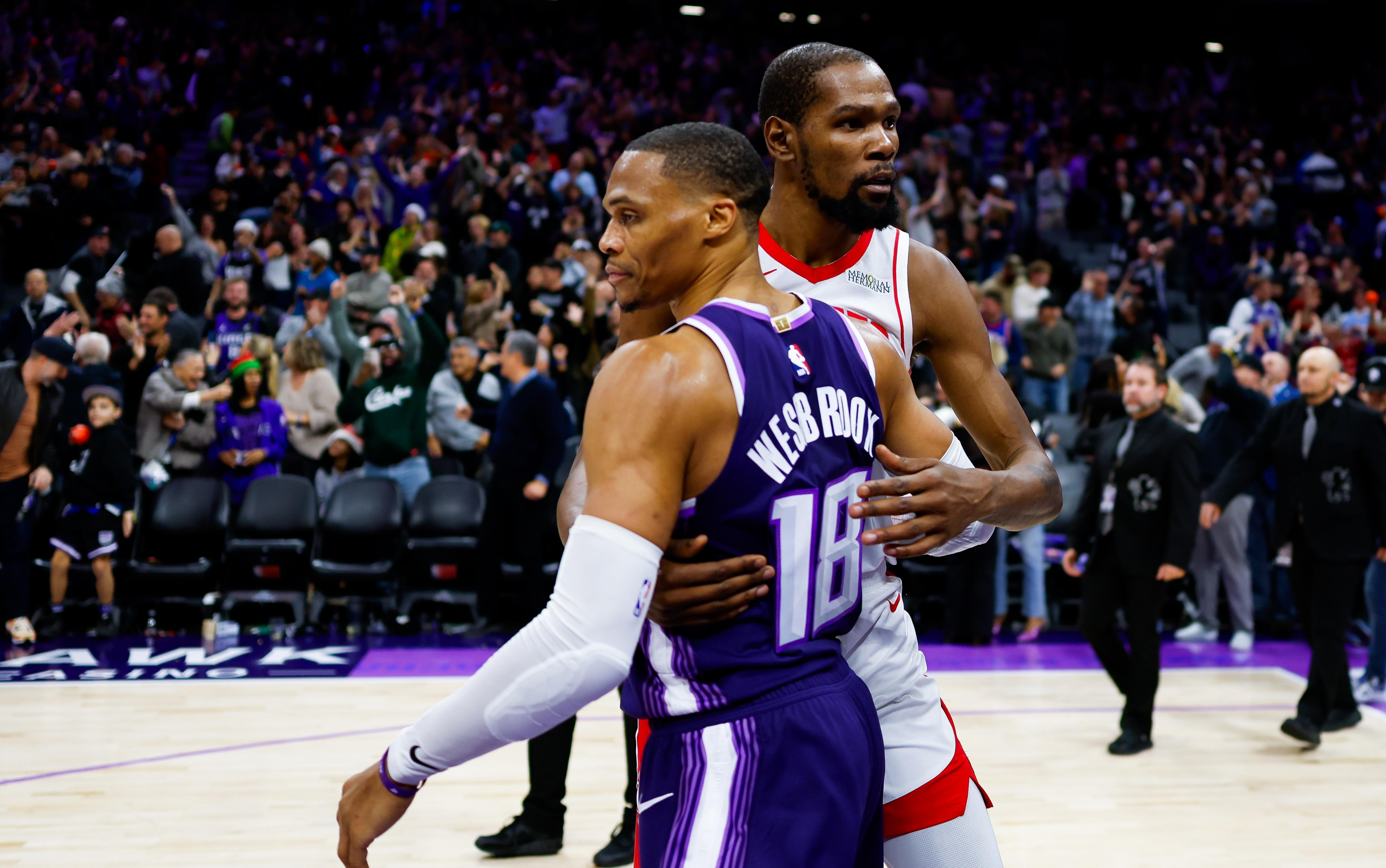 近2战末节只得2分!艾顿为何又变软了?难怪詹姆斯开始要球权了