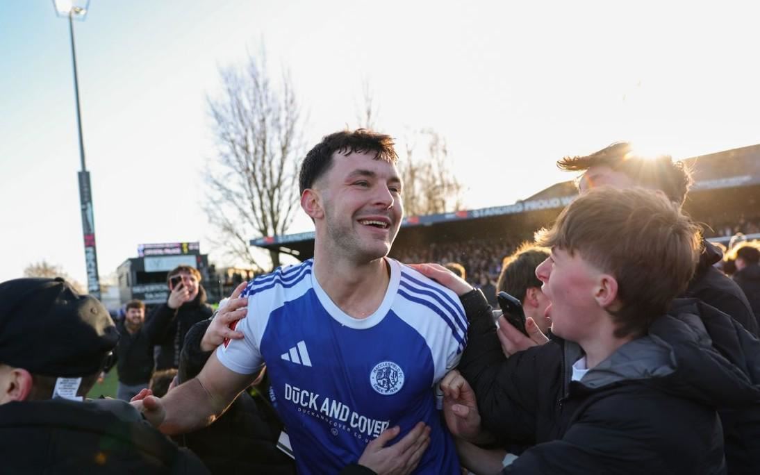 愿望落空，麦克斯菲尔德后卫是曼联死忠，梦想能对阵曼联