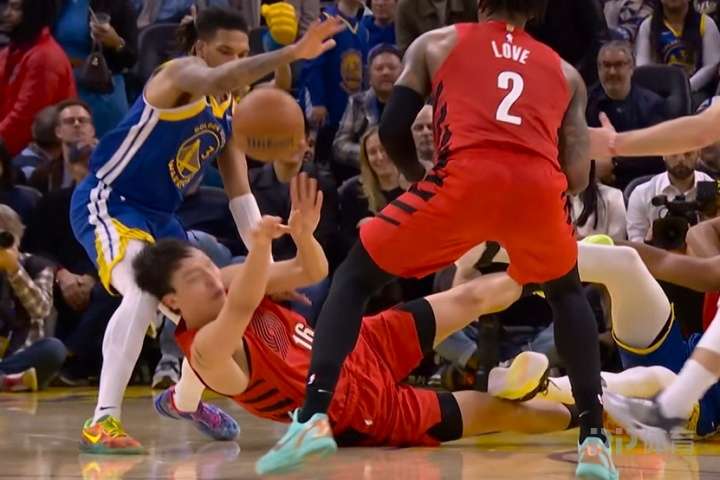  真拼！杨瀚森12分钟3中1得3分2板 后脑勺被撞检查后无大碍