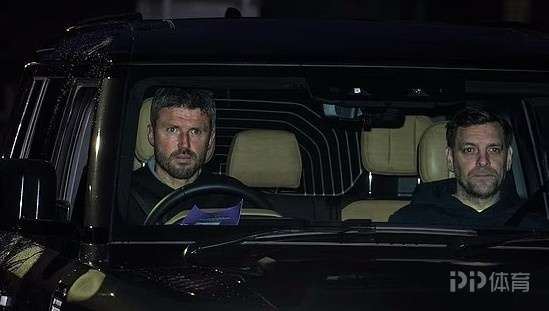 开启“救火生涯”！邮报：卡里克上任后数小时便和助教抵达基地