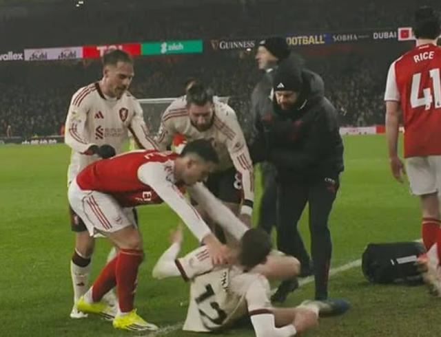 邮报：内维尔“惊讶红军球员没揍马丁内利”言论收到576起投诉