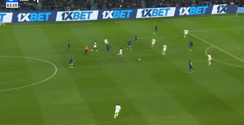  游戏里的操作！金球先生登贝莱禁区戏耍防线吊射破门