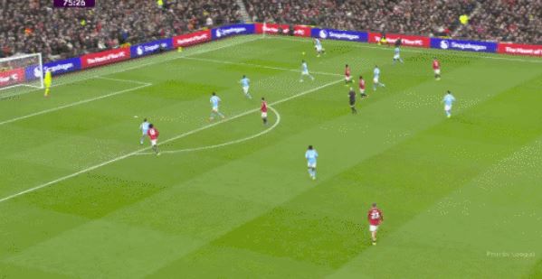 曼联2-0领先！库尼亚传中多尔古中路捅射破门