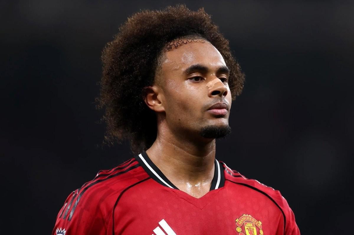 记者：齐尔克泽在训练中小腿受伤，可能缺席几周时间