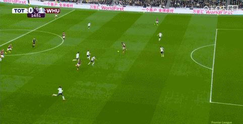 第15分钟，反客为主，萨默维尔打门击中范德芬变向破门，西汉姆联1-0
