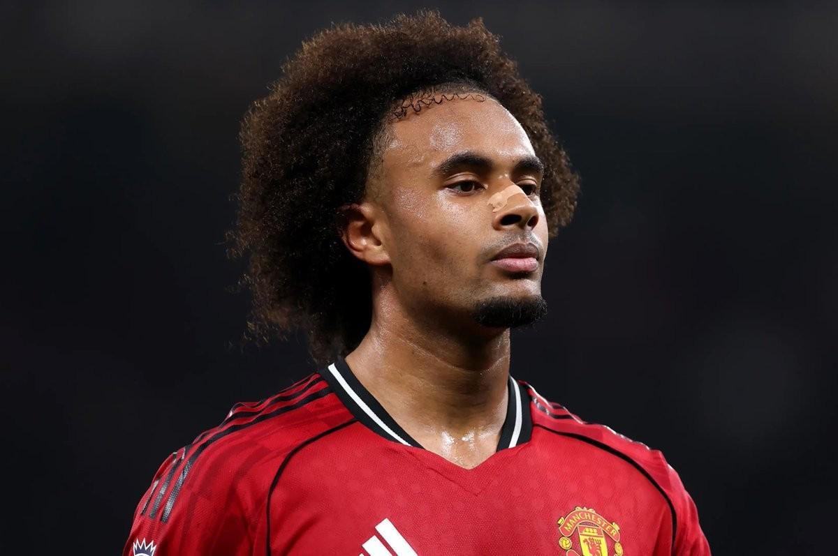  记者：齐尔克泽在训练中小腿受伤，可能缺席几周时间