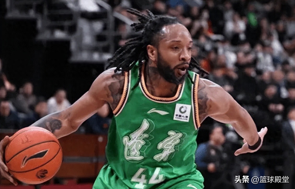 辽宁惜败深圳！威尔斯付豪合砍45分，替补崩盘，赵继伟迷失！