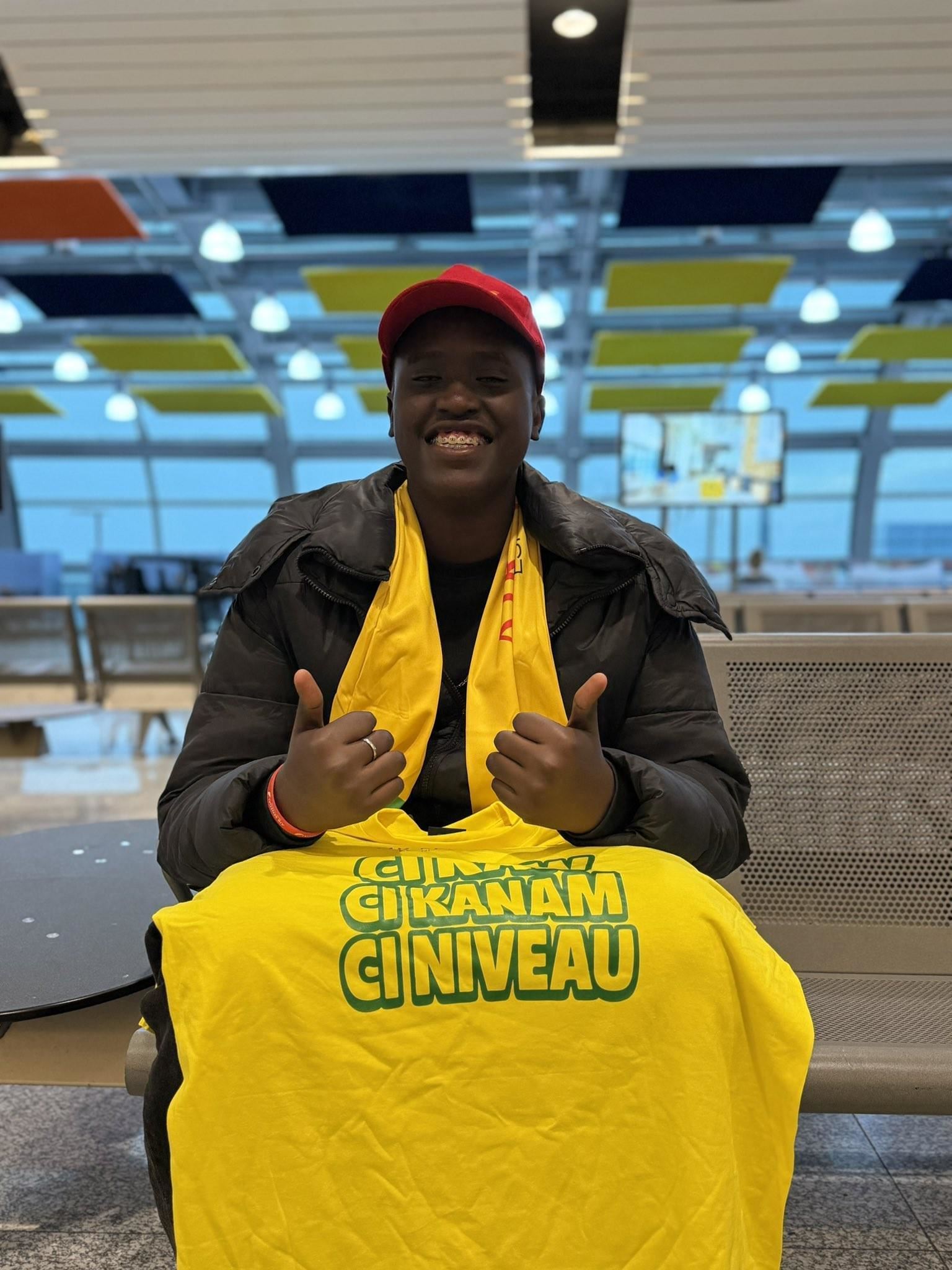 心理战？曾激光笔干扰萨拉赫的塞内加尔球迷已经抵达摩洛哥