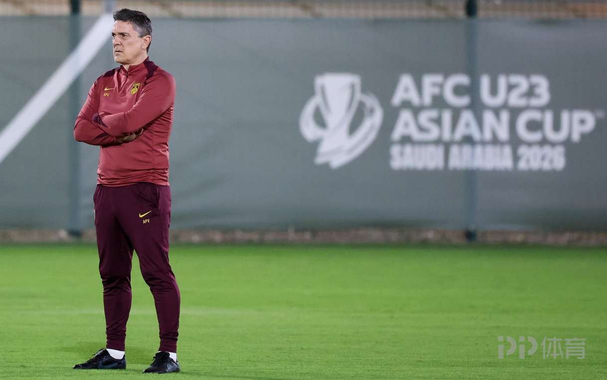 津媒:安东尼奥私下对记者表示 他其实更担心的还是队员体能