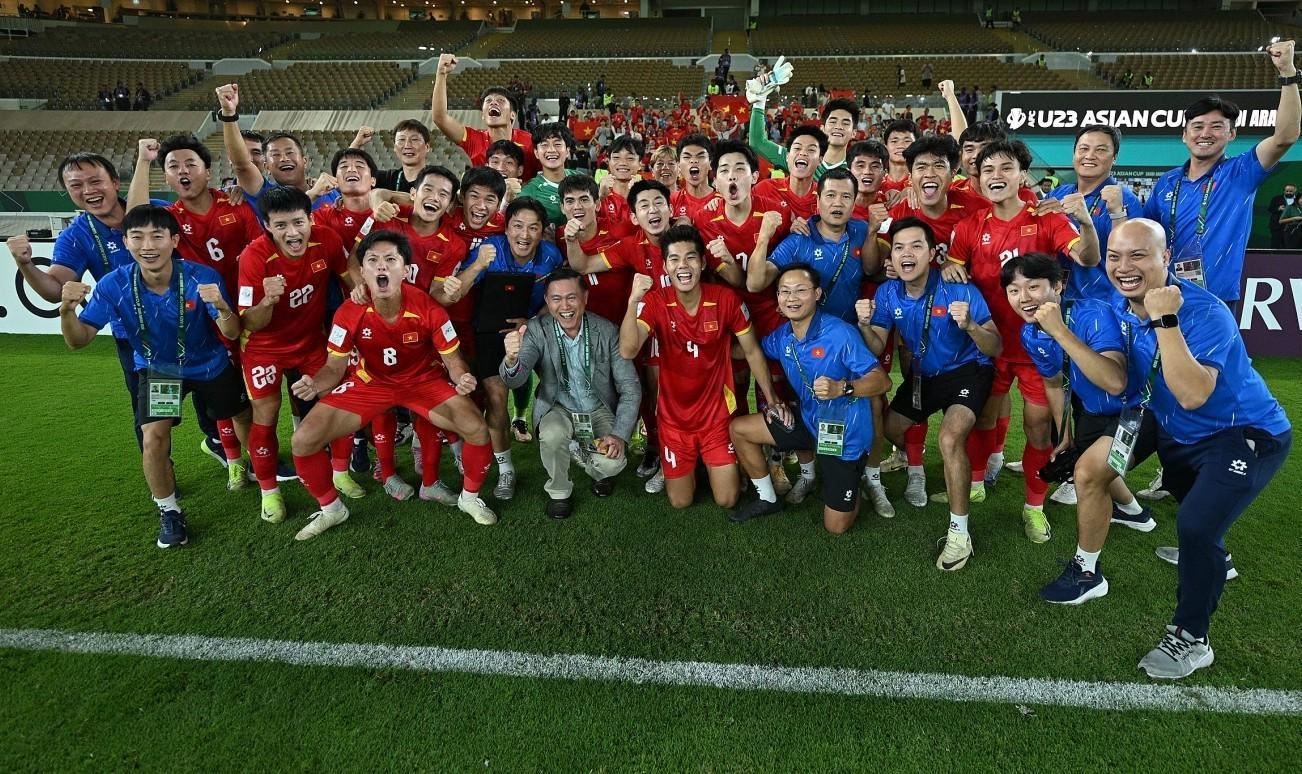 马德兴:越南暂停联赛备战U23;中国足球却抛弃举国体制