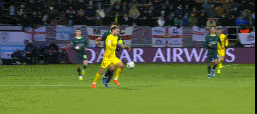 第62分钟，罗德里犯规，裁判出示第二张黄牌将其罚下