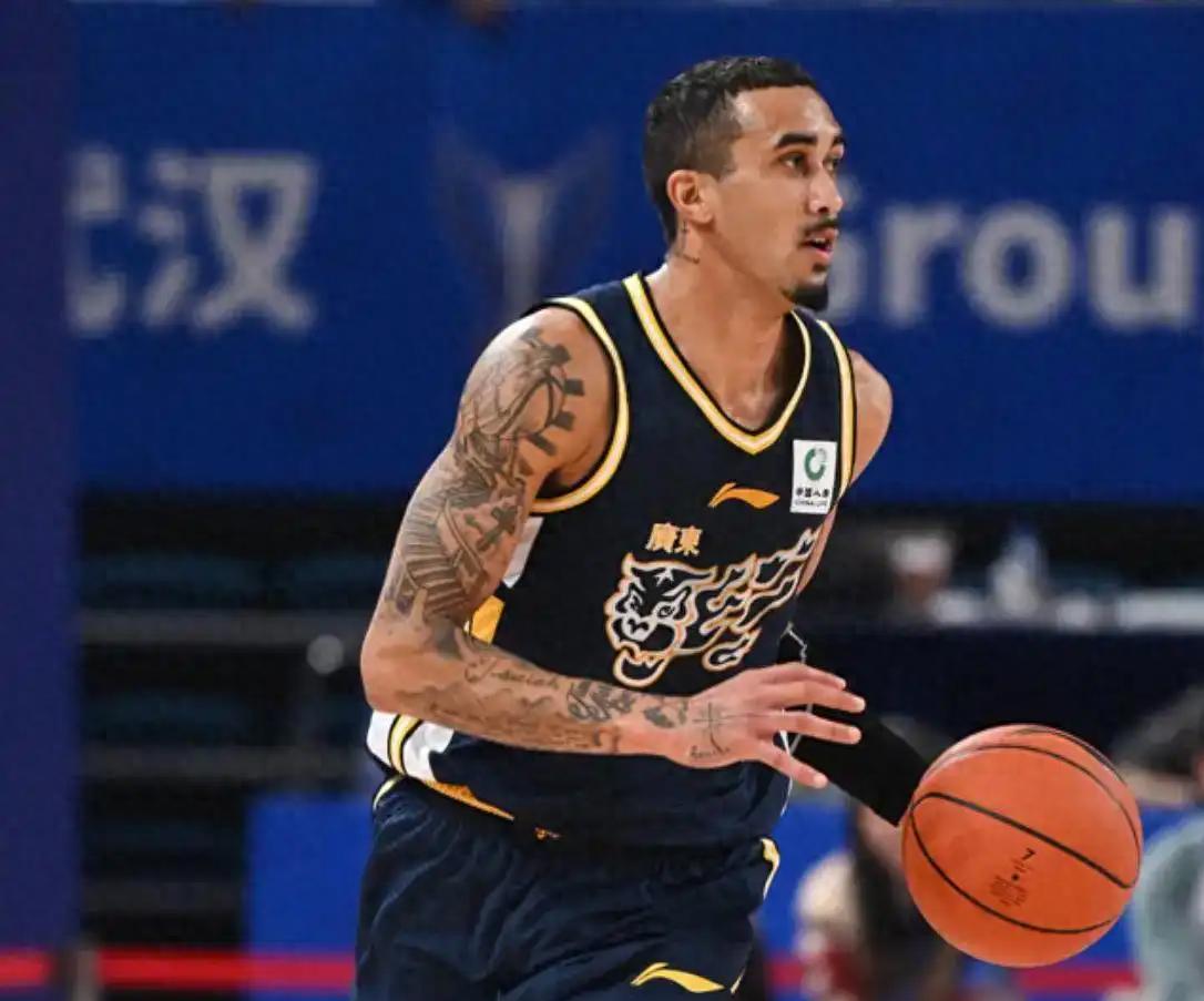 全场碾压!奎因狂砍42+7徐杰15分6助攻 广东21分大胜吉林