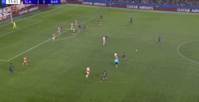 第34分钟，德容直塞，费尔明右路小角度抽射破门，巴萨1-1布拉格斯拉维亚