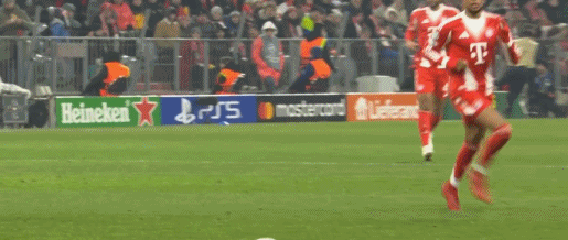 第55分钟，凯恩造点，随后主罚命中完成双响，拜仁2-0圣吉罗斯联合