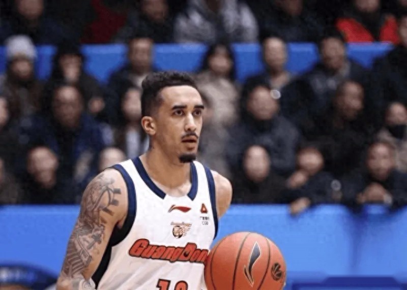 广东大胜吉林!奎因轰42分,徐杰回暖,萨姆纳划水,焦泊乔伤退!