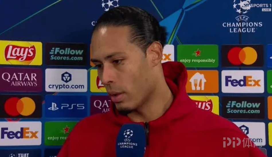 记者提问阿隆索接替斯洛特?范戴克:这问题极不尊重人