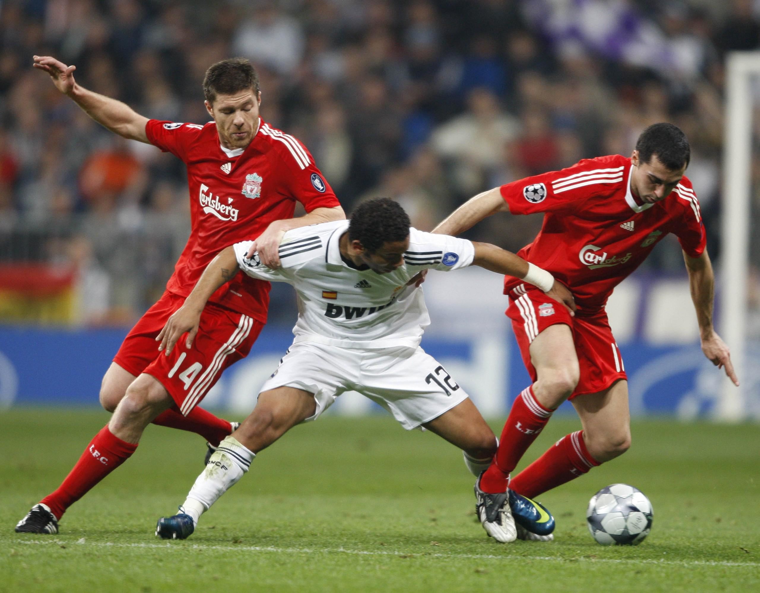 卡拉格:阿韦洛亚球员时代不算顶级,但他对自己实力认识不足